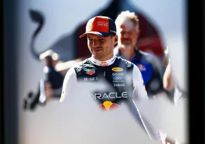 F1. Rallenti molto, c'è un calo del motore: è semplice: Max Verstappen svela l'incubo tecnico di Silverstone (e gela le voci di mercato)