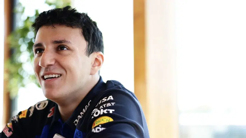 F1, "Non sappiamo come reagire, la vettura &egrave; difficile": Hadjar a ruota libera su aggiornamenti a Silverstone