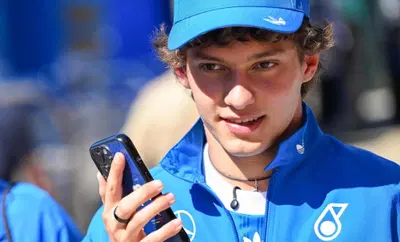 F1. &ldquo;Se vincessi qui sarebbe un bel messaggio&rdquo;: Andrea Kimi Antonelli lancia la sfida a George Russell in casa a Silverstone