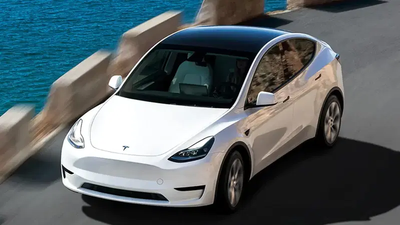 Tesla supera le stime sulle consegne, ma il titolo crolla: cosa sta succedendo