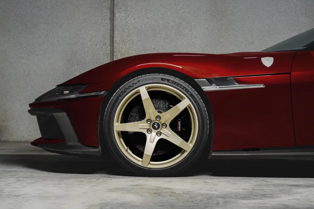 Ferrari 12Cilindri Manuale: il cambio manuale reinterpretato dall'elettronica [VIDEO] (2)