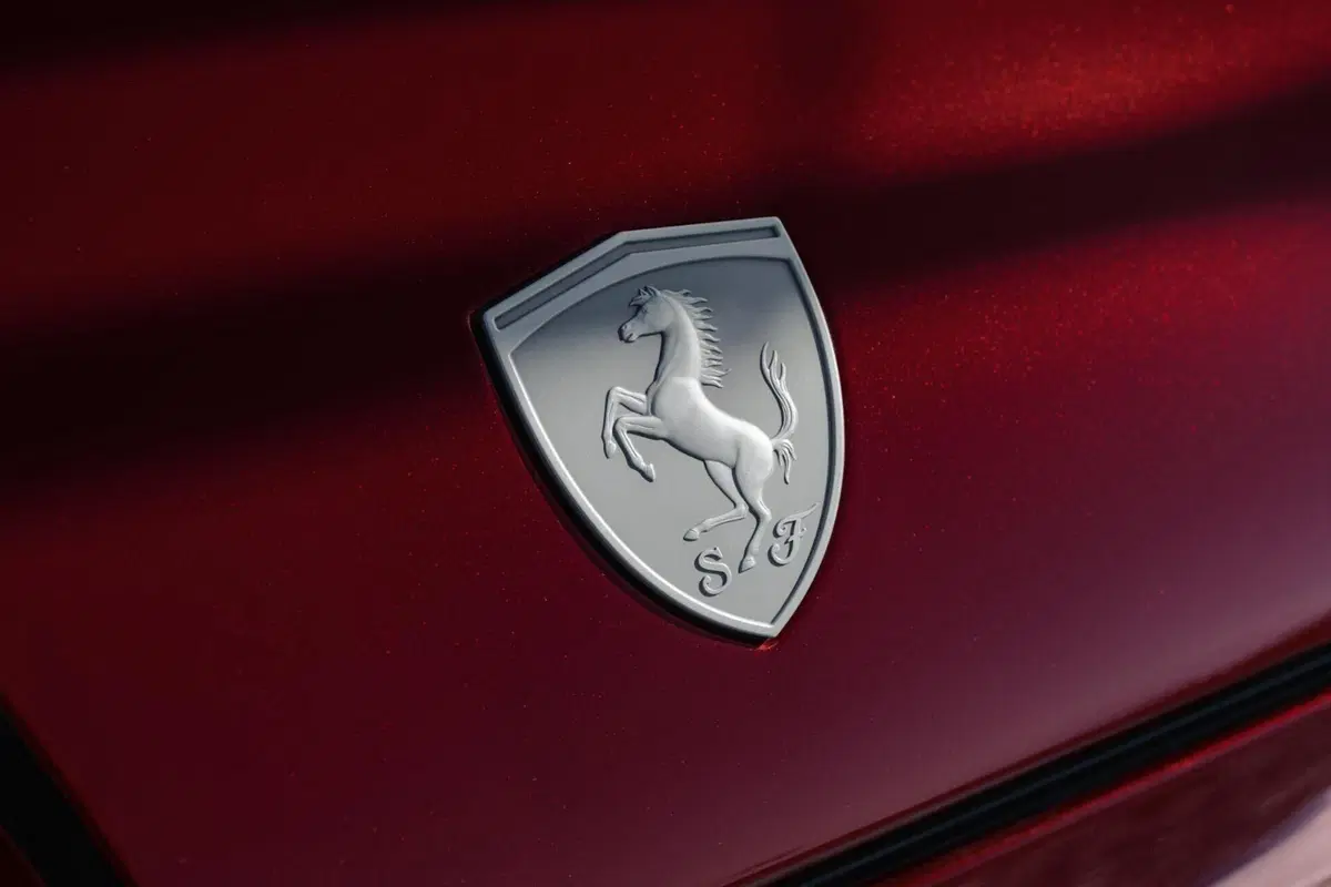 Ferrari 12Cilindri Manuale: il cambio manuale reinterpretato dall'elettronica [VIDEO] (20)