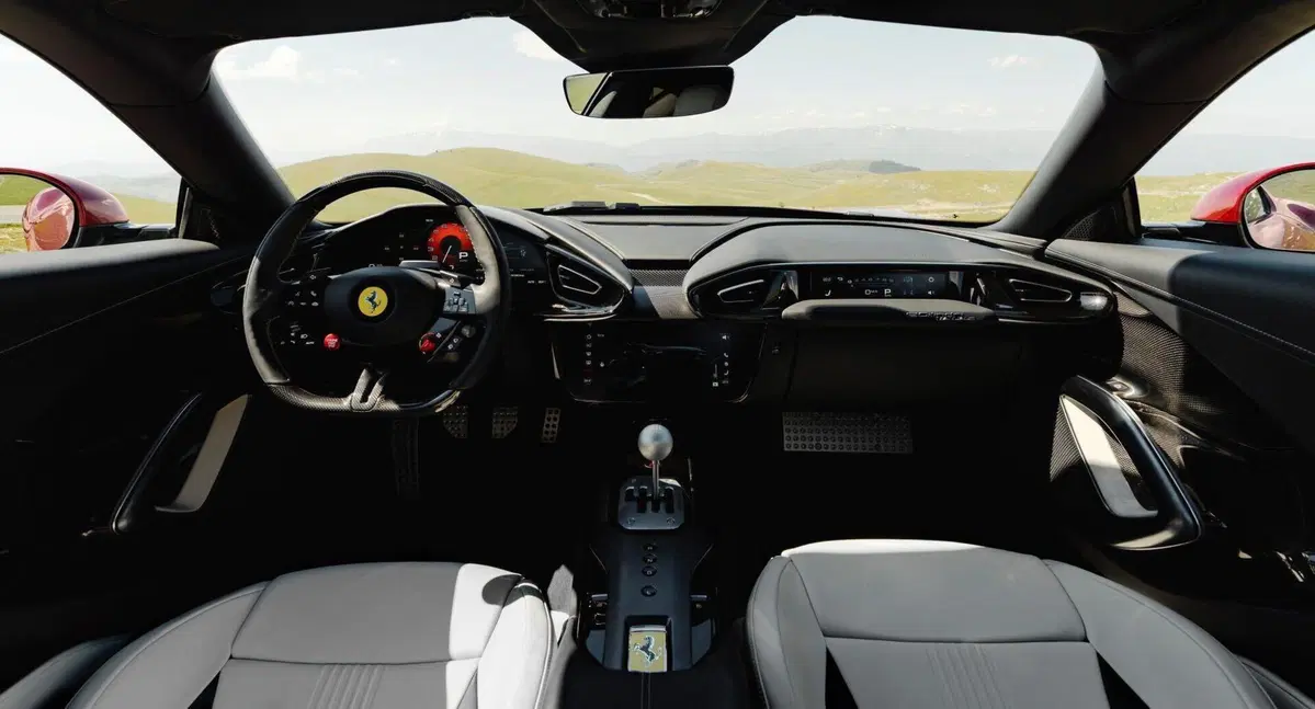 Ferrari 12Cilindri Manuale: il cambio manuale reinterpretato dall'elettronica [VIDEO] (21)