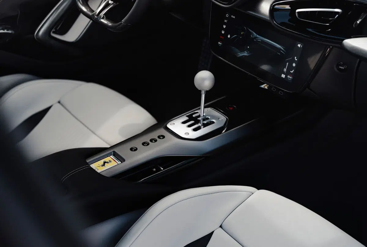 Ferrari 12Cilindri Manuale: il cambio manuale reinterpretato dall'elettronica [VIDEO] (26)