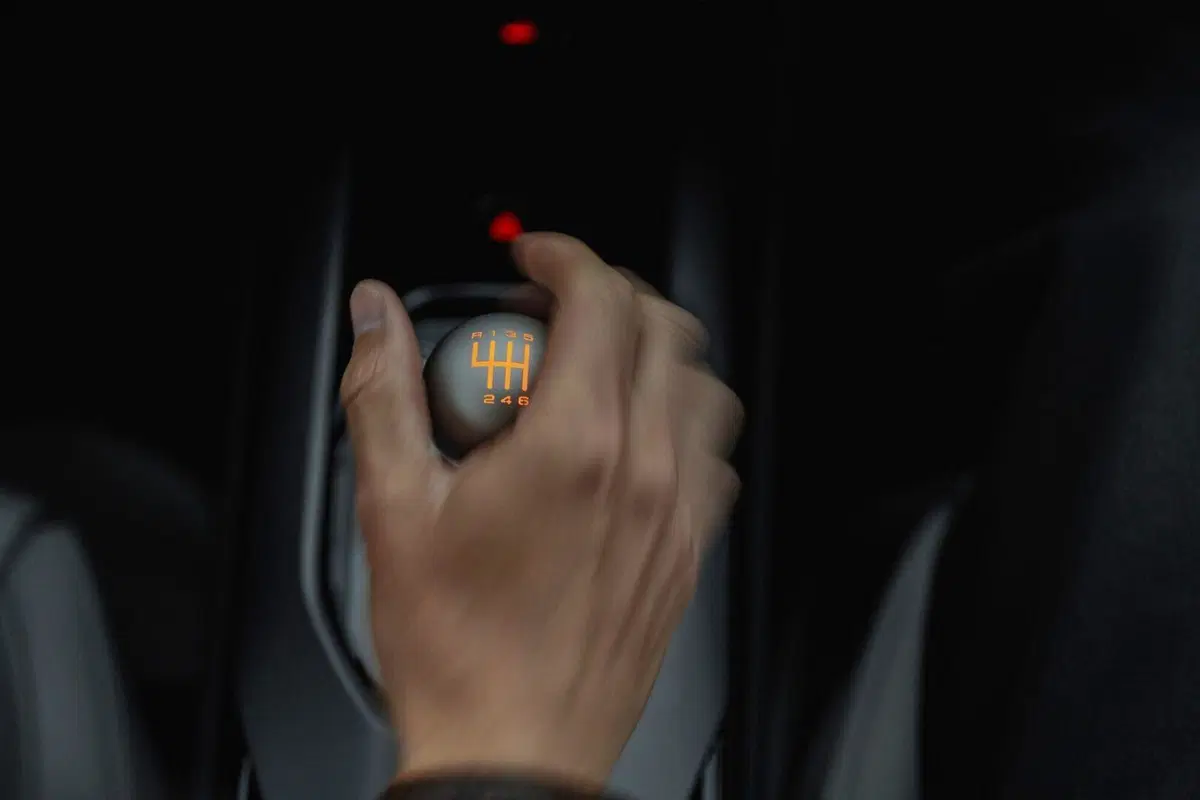 Ferrari 12Cilindri Manuale: il cambio manuale reinterpretato dall'elettronica [VIDEO] (35)