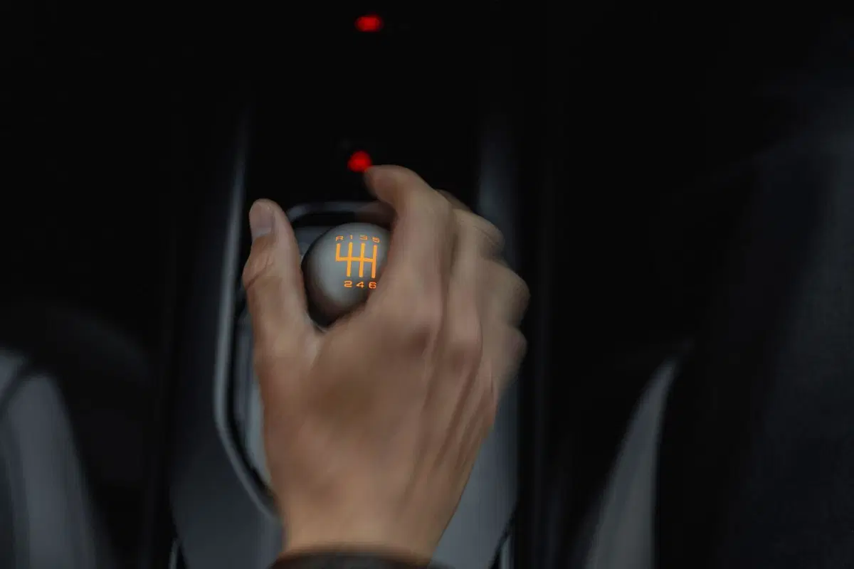 Ferrari 12Cilindri Manuale: il cambio manuale reinterpretato dall'elettronica [VIDEO] (36)