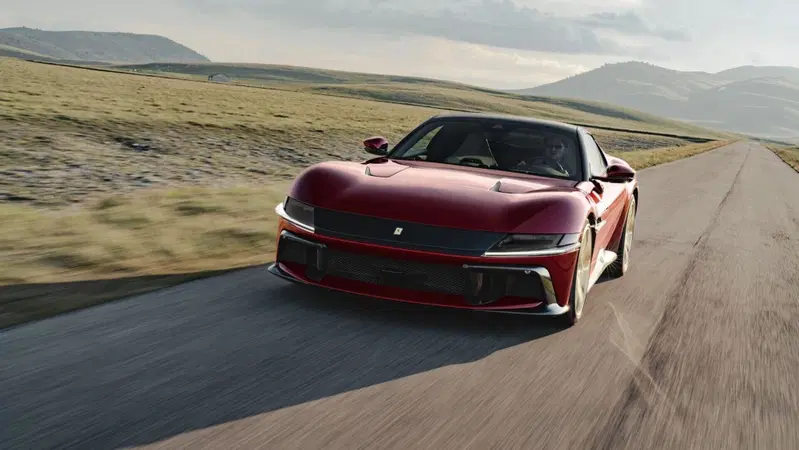 Ferrari 12Cilindri Manuale: il cambio manuale reinterpretato dall'elettronica [VIDEO]