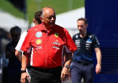 F1. Quando sviluppiamo noi, stiamo barando: Vasseur risponde a muso duro a Wolff. E a Silverstone scoppia il caso Budget Cap!