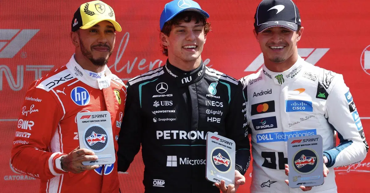 F1, Il re e l'erede: Antonelli studia Hamilton, lo fulmina a Silverstone e si prende un record da leggenda nella Sprint!