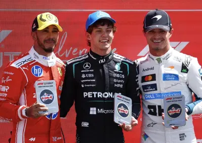 F1, Il re e l'erede: Antonelli studia Hamilton, lo fulmina a Silverstone e si prende un record da leggenda nella Sprint!
