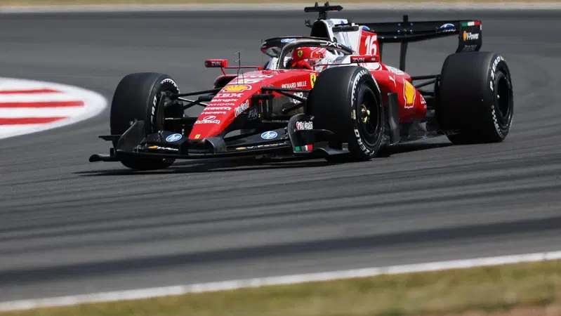 F1. Leclerc cambia "filosofia" e beffa Hamilton a Silverstone: la Ferrari c'&egrave;, ma Antonelli batte tutti