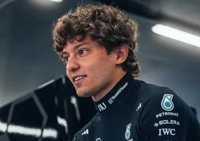 F1, “Dalle stelle al boccone amaro: il sogno spezzato di Kimi Antonelli nella domenica più dura a Silverstone
