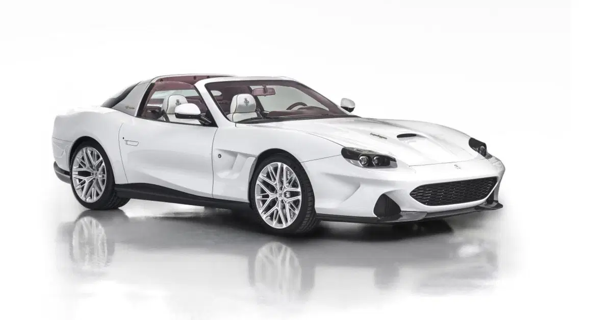 Questa Ferrari V12 ha il cambio manuale e si guida a cielo aperto: ecco com&rsquo;&egrave; fatta