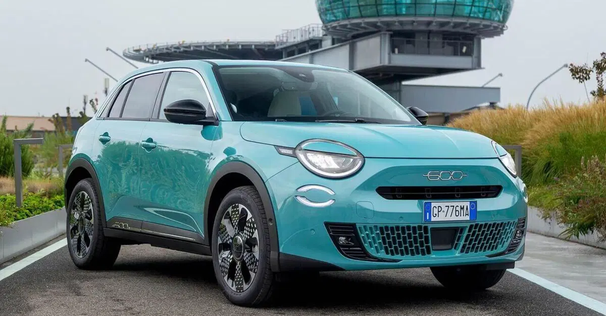 Fiat 600 Hybrid in super offerta: sconto fino a 5.900 euro, ecco chi pu&ograve; davvero pagarla meno