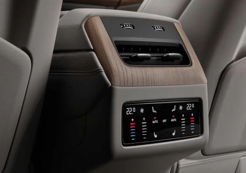 Audi Q7 (2026-->>) (15)