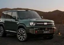Geely sfida la Land Rover Defender: arriva il SUV ibrido da 1.128 CV con un'autonomia elettrica da record