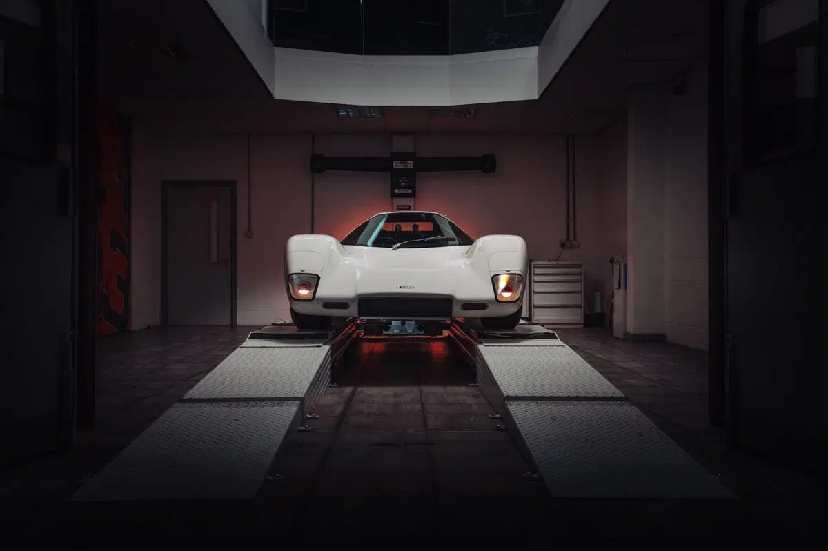 McLaren M6GT: il sogno di Bruce McLaren diventa realtà dopo oltre 50 anni
