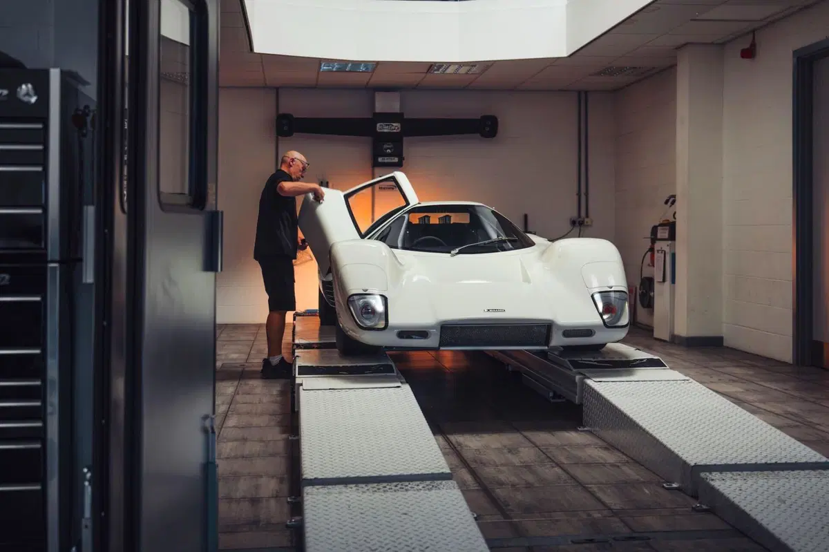 McLaren M6GT: il sogno di Bruce McLaren diventa realtà dopo oltre 50 anni (28)