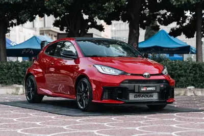 Toyota GR Yaris MY26 debutta in Italia: la sportiva nata dai rally diventa ancora pi&ugrave; precisa e coinvolgente