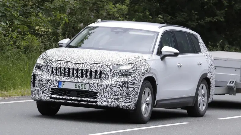 Nuova Skoda Kodiaq: ecco il restyling del SUV che non rinuncia ai motori termici
