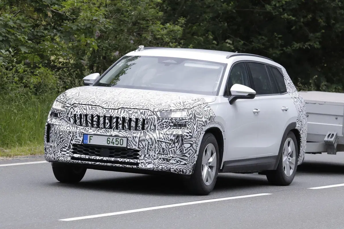 Nuova Skoda Kodiaq: ecco il restyling del SUV che non rinuncia ai motori termici
