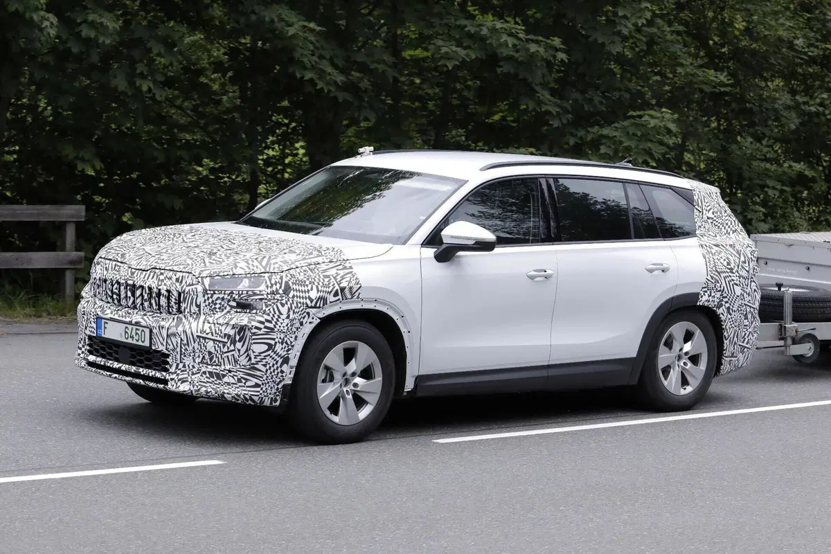 Nuova Skoda Kodiaq: ecco il restyling del SUV che non rinuncia ai motori termici (4)