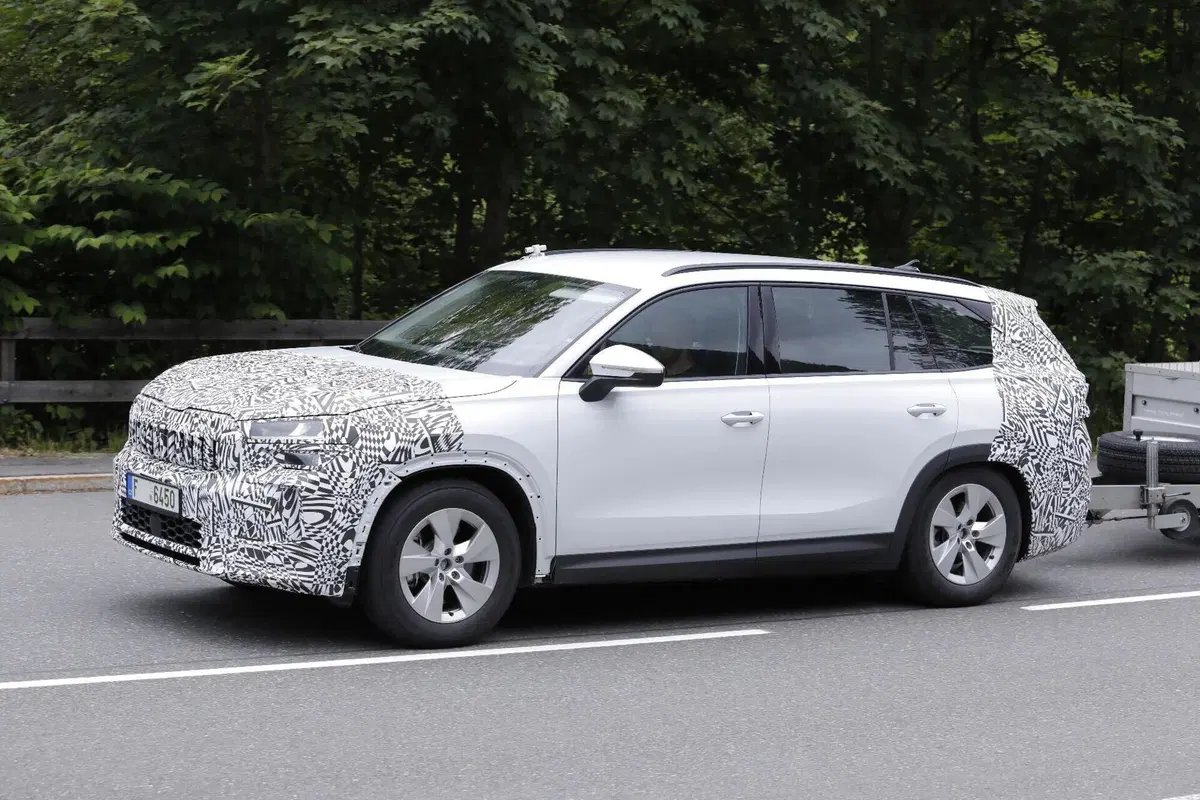 Nuova Skoda Kodiaq: ecco il restyling del SUV che non rinuncia ai motori termici (5)