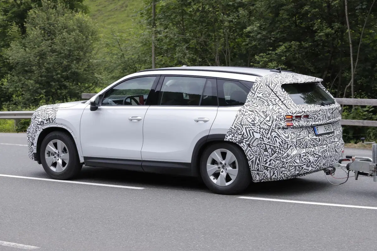 Nuova Skoda Kodiaq: ecco il restyling del SUV che non rinuncia ai motori termici (8)