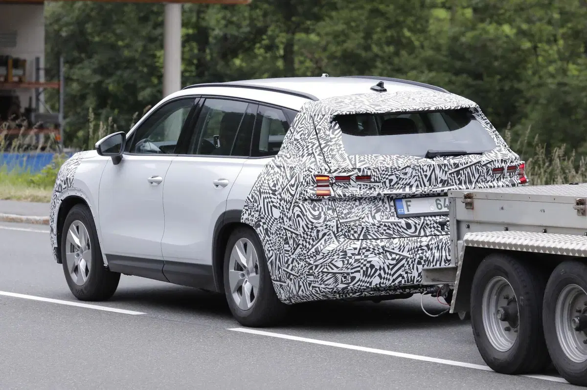 Nuova Skoda Kodiaq: ecco il restyling del SUV che non rinuncia ai motori termici (11)