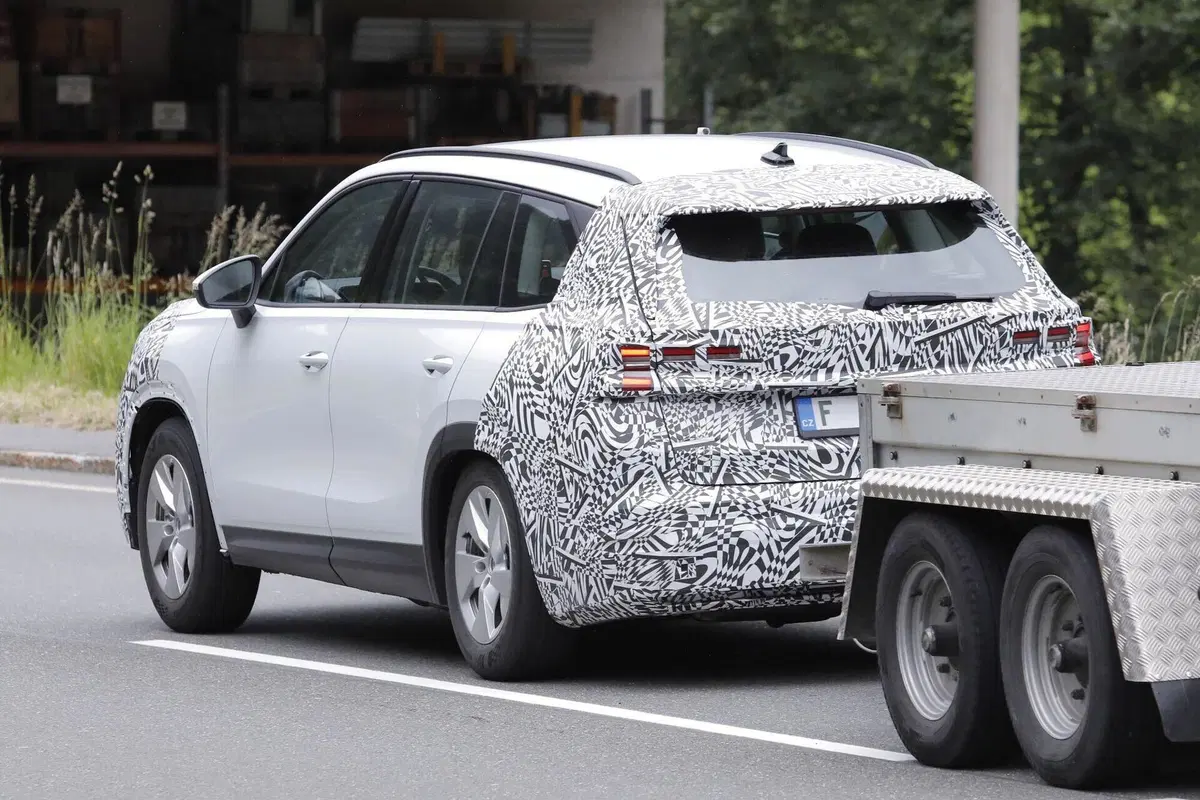 Nuova Skoda Kodiaq: ecco il restyling del SUV che non rinuncia ai motori termici (12)