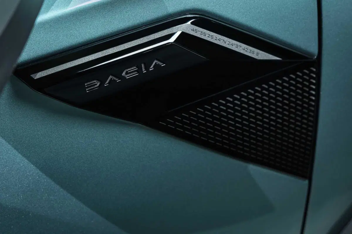 Nuova Dacia Striker: il crossover che sfida SUV, wagon e berline partendo da meno di 25.000 euro (VIDEO) (4)