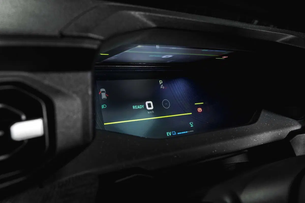 Nuova Dacia Striker: il crossover che sfida SUV, wagon e berline partendo da meno di 25.000 euro (VIDEO) (21)