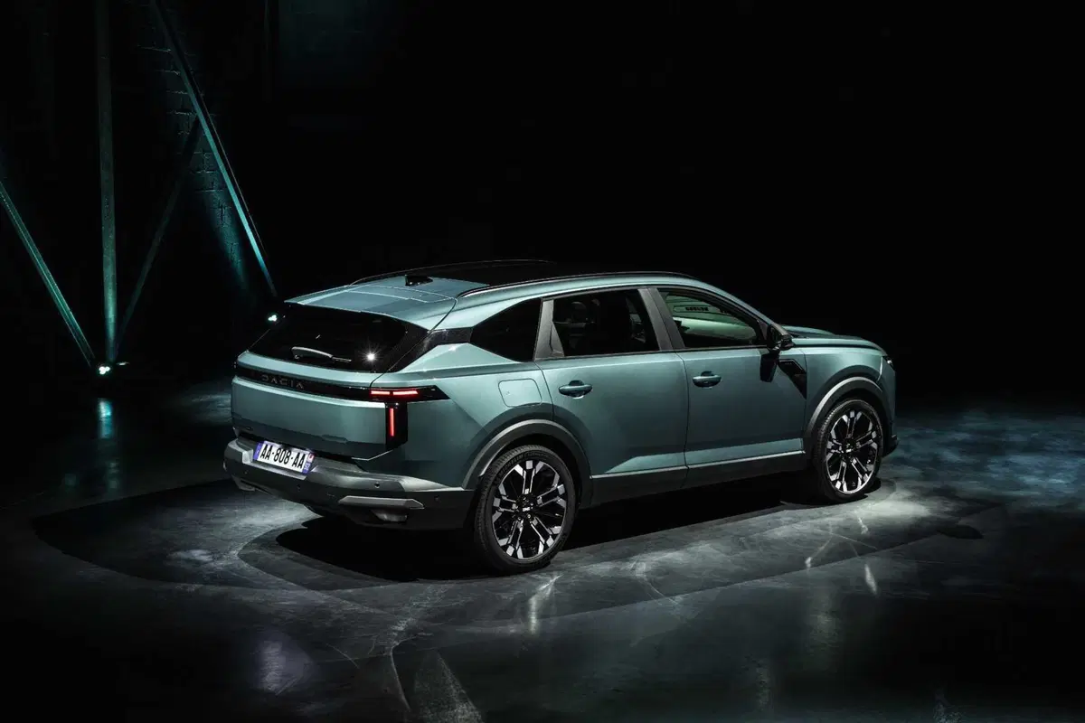 Nuova Dacia Striker: il crossover che sfida SUV, wagon e berline partendo da meno di 25.000 euro (VIDEO) (53)