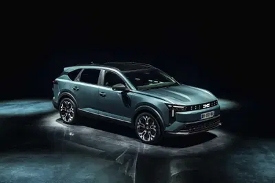 Nuova Dacia Striker: il crossover che sfida SUV, wagon e berline partendo da meno di 25.000 euro (VIDEO)