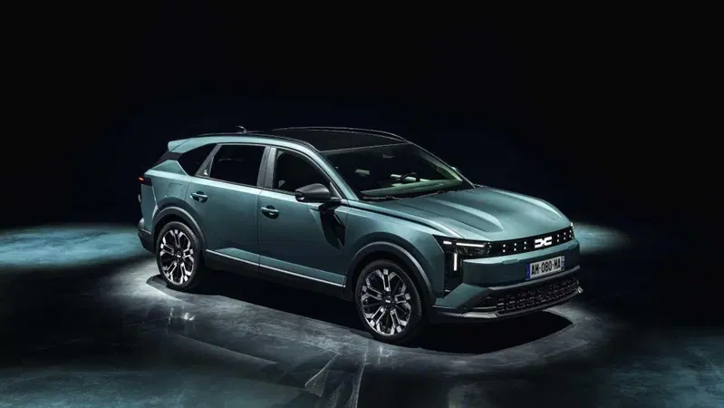 Nuova Dacia Striker: il crossover che sfida SUV, wagon e berline partendo da meno di 25.000 euro (VIDEO)