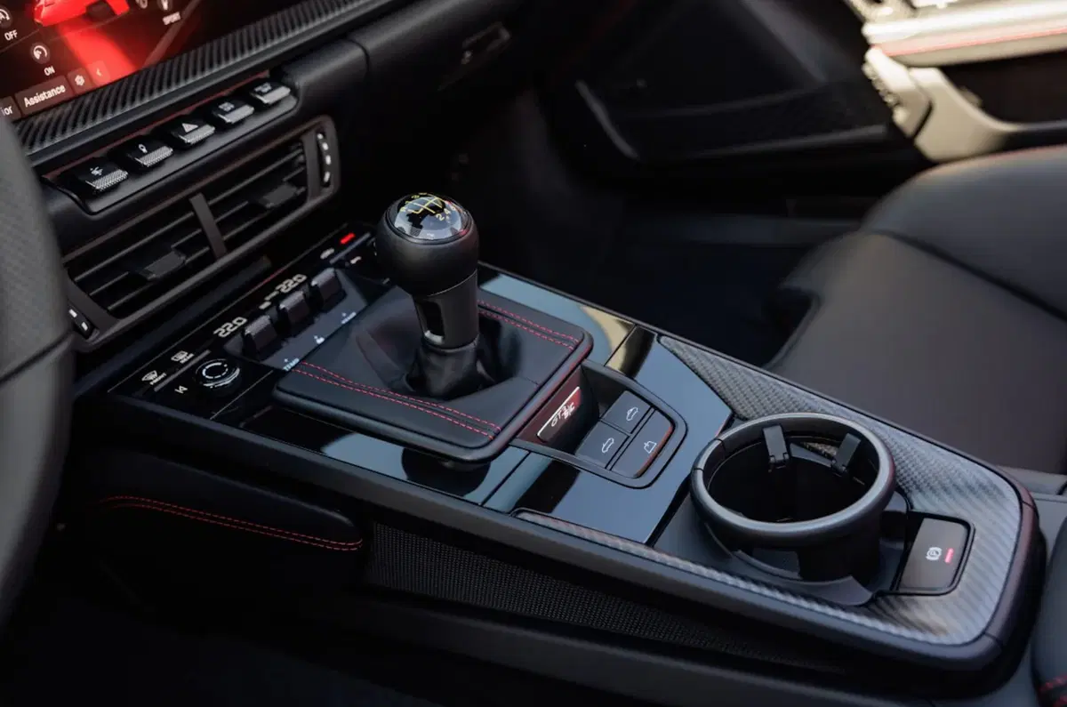 Porsche 911 GT3 S/C: nasce la GT3 Cabriolet che porta il motore aspirato a cielo aperto (5)