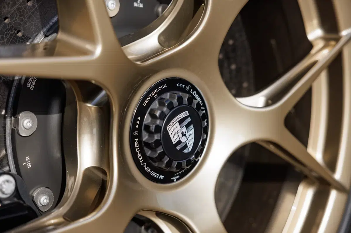 Porsche 911 GT3 S/C: nasce la GT3 Cabriolet che porta il motore aspirato a cielo aperto (18)