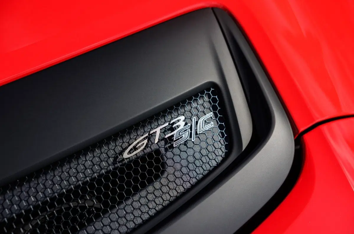 Porsche 911 GT3 S/C: nasce la GT3 Cabriolet che porta il motore aspirato a cielo aperto (19)