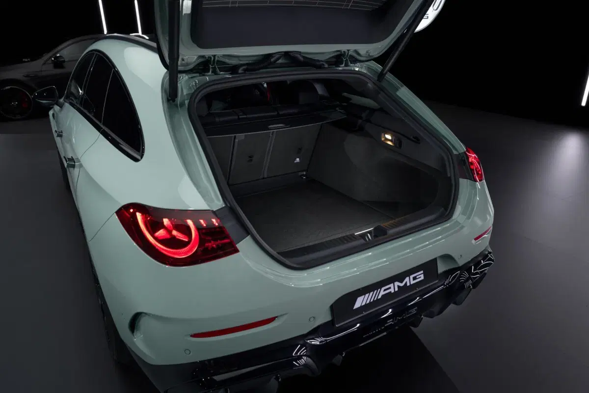 Mercedes AMG CLA 45: 680 CV, tre motori a flusso assiale e 0-100 in 2,7 secondi. L'AMG più estrema di sempre è elettrica [VIDEO] (5)