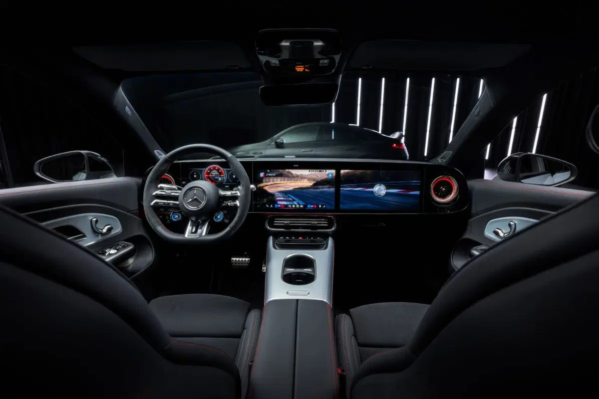 Mercedes AMG CLA 45: 680 CV, tre motori a flusso assiale e 0-100 in 2,7 secondi. L'AMG più estrema di sempre è elettrica [VIDEO] (6)