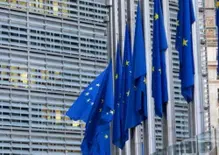 Mercedes, Stellantis e Volkswagen scrivono all'UE: l'industria dell'auto chiede una svolta per salvare il Made in Europe