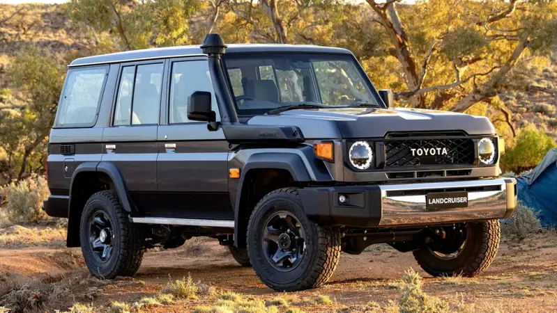 Toyota rispolvera il fuoristrada di una volta: negli USA torna il Land Cruiser anni &rsquo;80