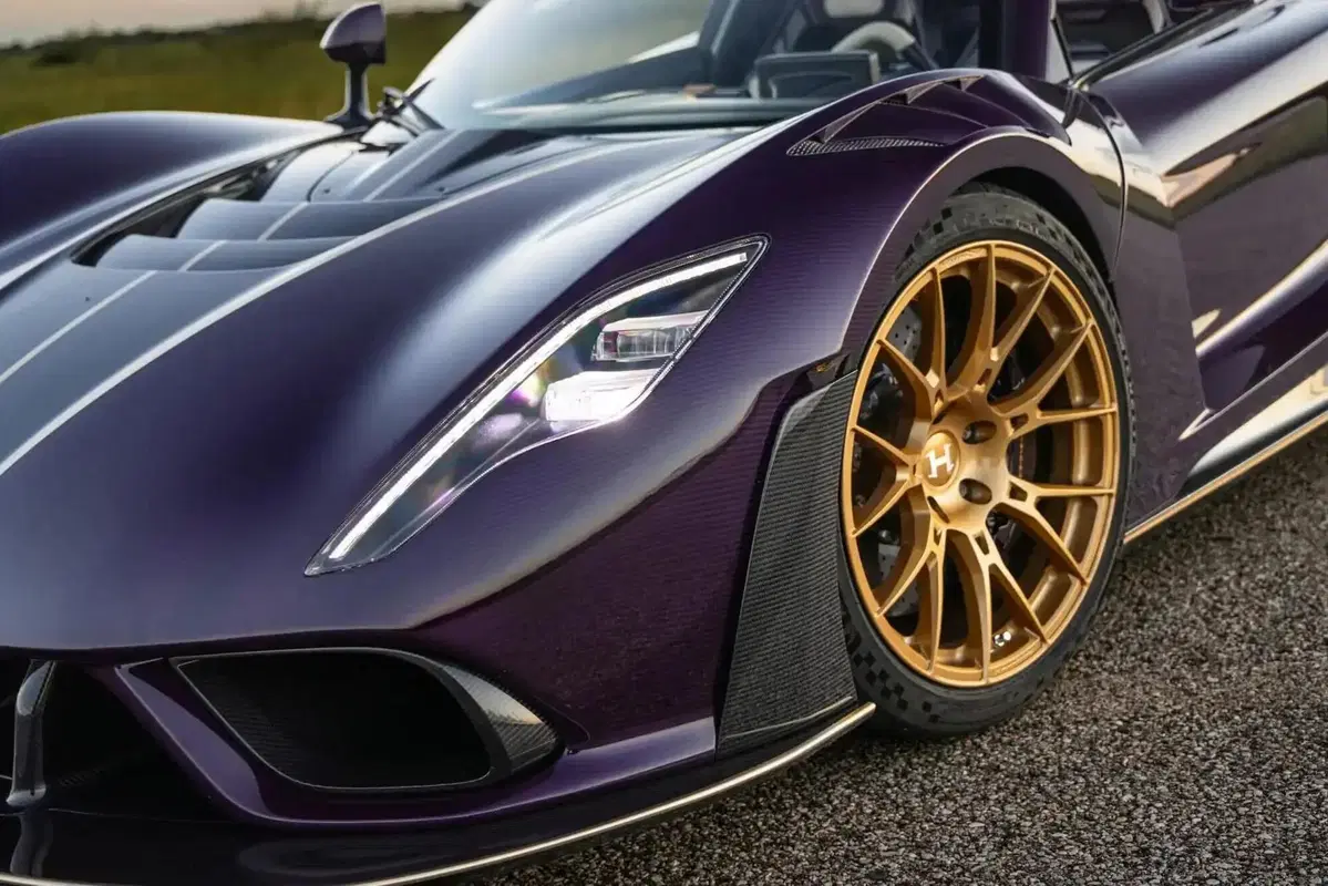 Hennessey Venom F5-M, la hypercar manuale più potente del mondo debutta a Goodwood: 2.031 CV e cambi (3)