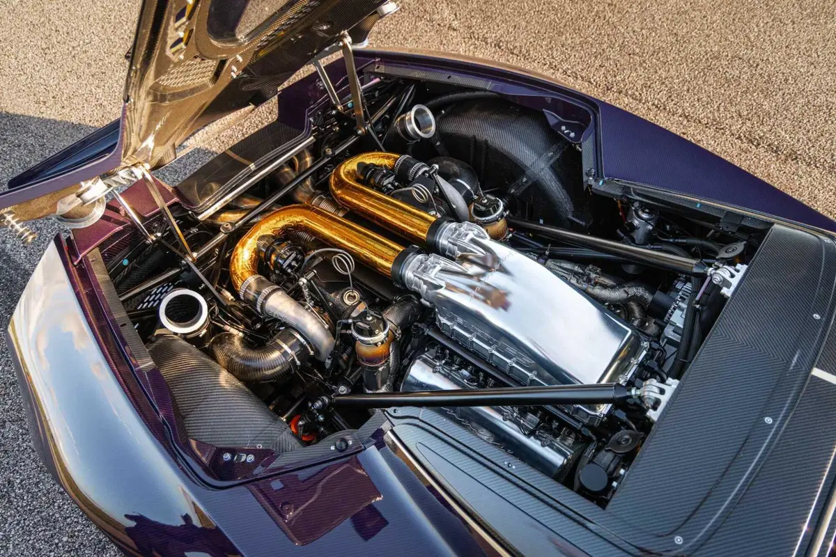 Hennessey Venom F5-M, la hypercar manuale più potente del mondo debutta a Goodwood: 2.031 CV e cambi (9)
