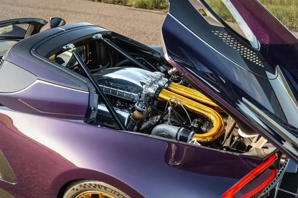 Hennessey Venom F5-M, la hypercar manuale più potente del mondo debutta a Goodwood: 2.031 CV e cambi (21)