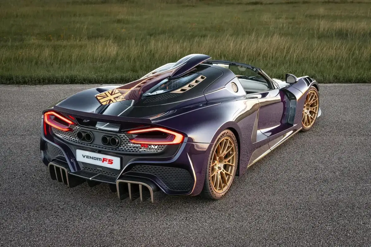 Hennessey Venom F5-M, la hypercar manuale più potente del mondo debutta a Goodwood: 2.031 CV e cambi (28)