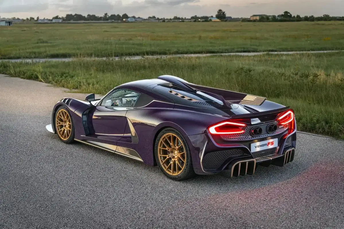 Hennessey Venom F5-M, la hypercar manuale più potente del mondo debutta a Goodwood: 2.031 CV e cambi (33)