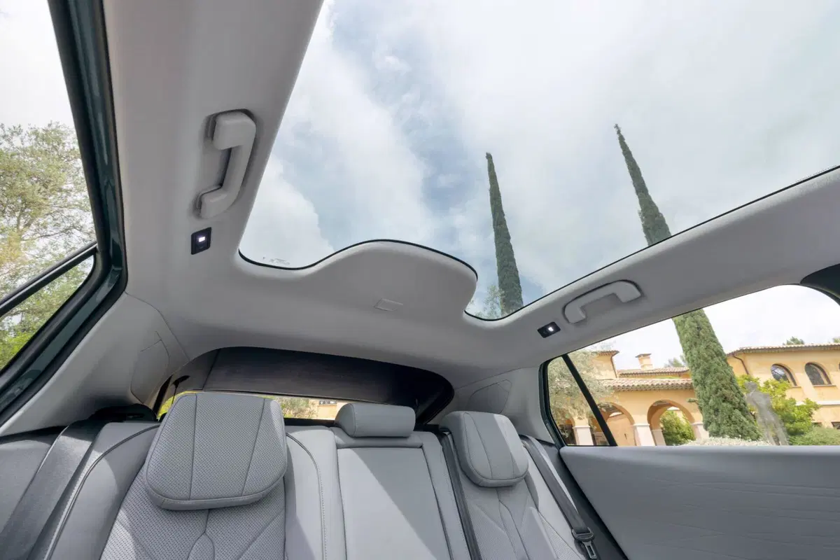 Nuova DS N°7: il SUV premium prodotto a Melfi che punta su comfort e tecnologia, ma con dei prezzi...[VIDEO]