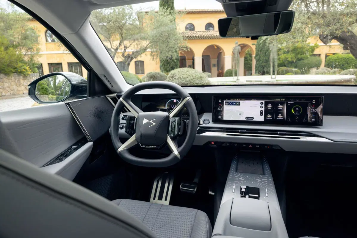 Nuova DS N°7: il SUV premium prodotto a Melfi che punta su comfort e tecnologia, ma con dei prezzi...[VIDEO] (7)