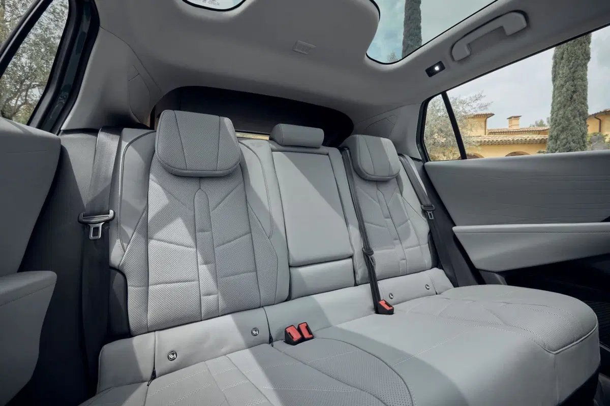 Nuova DS N°7: il SUV premium prodotto a Melfi che punta su comfort e tecnologia, ma con dei prezzi...[VIDEO] (10)
